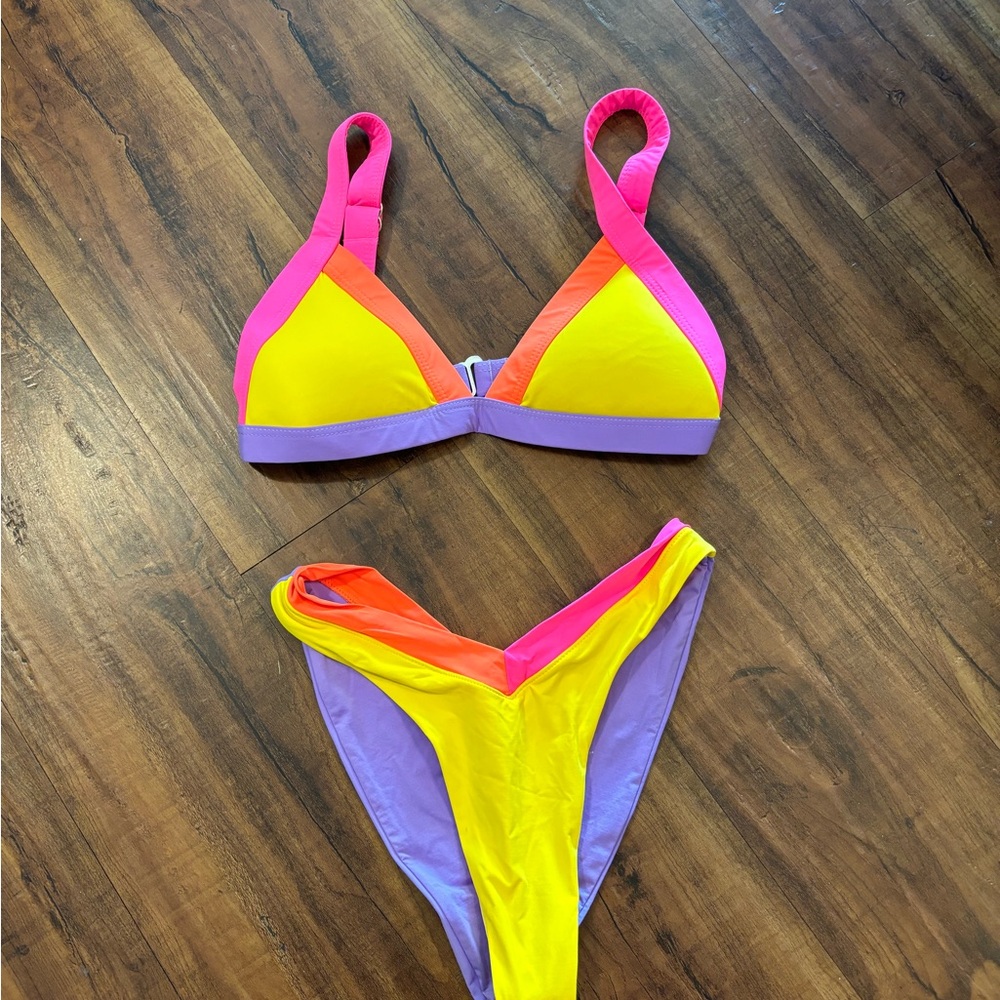 One One Bikini set EXCELLENT QUALITY